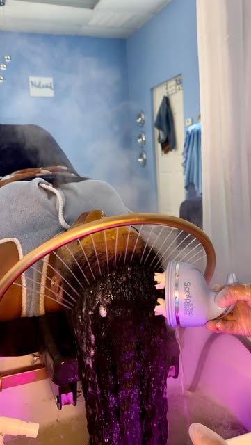 HOUSTON HEAD & SCALP SPA 🧖🏾‍♀️

Greedy Girls (and guys), this is self care at its finest! @scalp_h