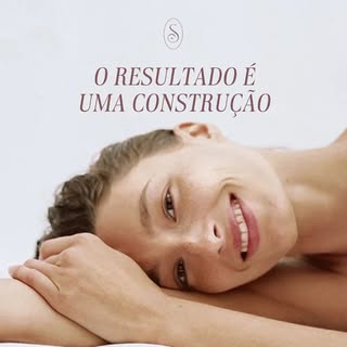 É fácil desejar o resultado que vemos nas redes sociais. Mas, por trás da pele viçosa, do contorno f