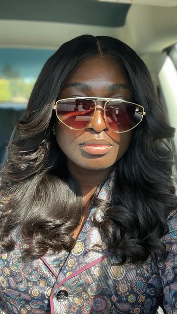 The best way to wear your wig . Kindly note : Do not pull way too forward and don’t pull way too bac