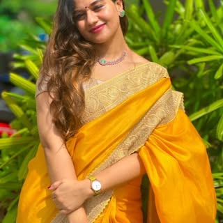 Framed in light, tuned in memories !! 💛

#trendingreels #fyp #trendingnow #trendingnow #sareelove #