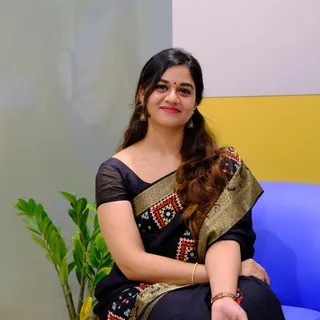 Just me & my saree love 🖤✨