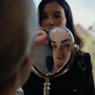 O transplante de sobrancelhas é um sonho para muitas mulheres e, na minha equipe, o processo para a 