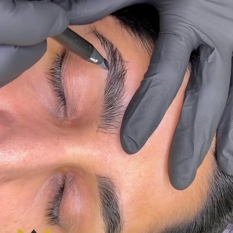 Most artists design brows the wrong way.

It may sound controversial—but here’s why.

The issue isn’
