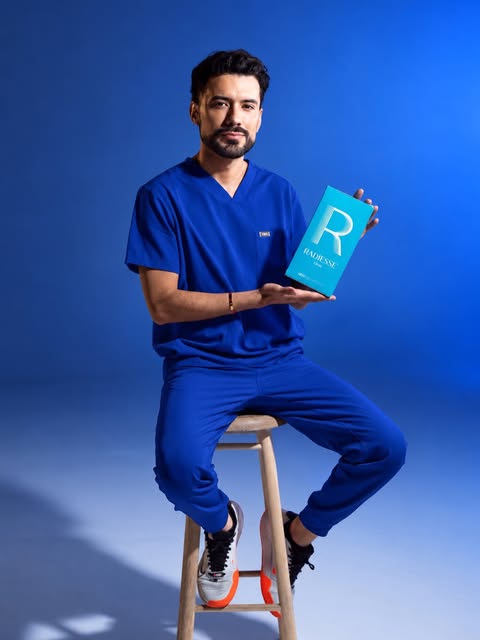 Dr. Iván Vázquez × Radiesse®
El arte de realzar tu belleza. ✨

Una mirada atenta, una técnica precis