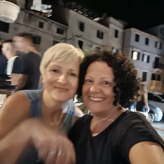 Happy hours with dear friends!
