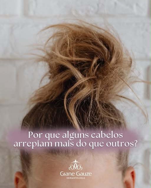 Você já percebeu que alguns cabelos desenvolvem frizz com muito mais facilidade do que outros?

Isso