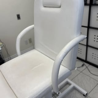 Office closing sale
Two spa beds $250 each, pick up Thornhill Square Plaza by March 30