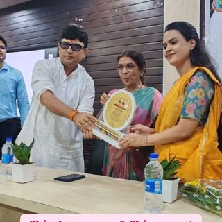 ✨️“Had the privilege of delivering a guest lecture on Skin Awareness & Skincare at Digvijay College,