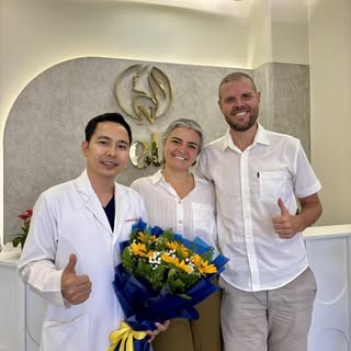Thank you, Mr. and Mrs. Oirschot from the Netherlands, for your lovely flowers.💚

Dr. Hien and the 