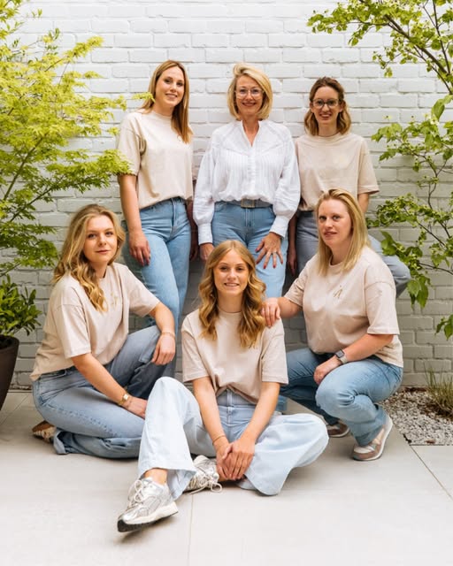 𝗪𝗶𝗷 𝘇𝗼𝗲𝗸𝗲𝗻 𝗲𝘅𝘁𝗿𝗮 𝘄𝗲𝗲𝗸𝗲𝗻𝗱𝘁𝗮𝗹𝗲𝗻𝘁! ✨
Ben jij laatstejaarsstudent en wil je i