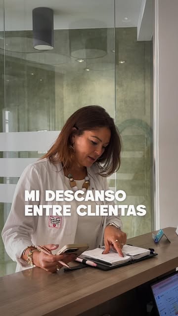 Entre una clienta y la siguiente suelo tener unos minutos que intento aprovechar muy bien.

Comprueb