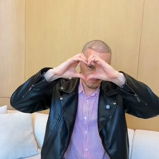 Сегодня на повторном приёме наш пациент Асыл 🤍 @mr_gainullin 

Он долго шёл к этому решению, и особ