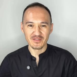 Очередной пациент, который долго принимал решение и всё-таки решился на пересадку волос.

Сегодня бы