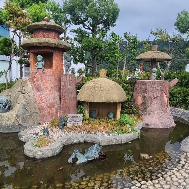 幼い頃から慣れ親しんだ鬼太郎の世界を、久しぶりにゆっくり歩きました。

水木しげるさんが経験した戦争。
その過酷な体験を知るほど、作品の中に描かれる妖怪たちの姿や、人間への戒めや優しさ、そして平和への