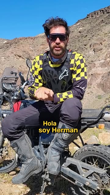 Un año después, el resultado habla por sí solo. 🙌

Herman se realizó un implante capilar y hoy disf