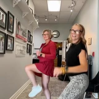 It’s not all business all the time here…we like to have a little fun too🥰🥰

#businesscasual #offic
