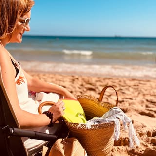 Tips CTC: Lo que no puede faltar en tu bolsa de la playa 

1: Bolsa - siempre de @mywander_store 
2: