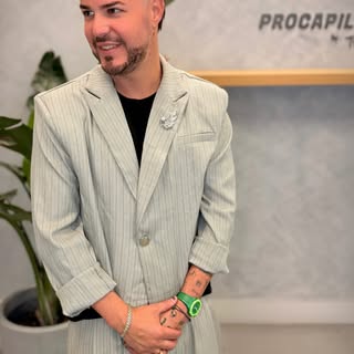 La inseguridad puede manifestarte de muchas maneras…. 

#procapilar #hairreplacement #protesiscapila