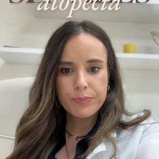 Señales de alopecia y cuándo actuar a tiempo Hablamos sobre las principales señales de la alopecia: 