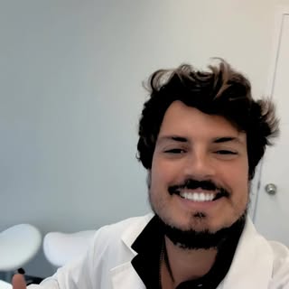 **Alerta de Segurança: Perigos do Botox Contrafeito!**

⚠️ Usar botox contrafeito pode causar sérias