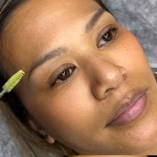 HEALED Nano Brows🙌🏼

Yes. Nano brows can create a very subtle, natural-looking result when they're