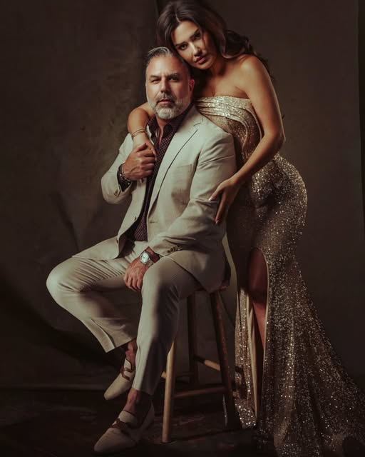 Romance and elegance for this fashion forward and intimate studio shoot. 

As great as a candid iPho
