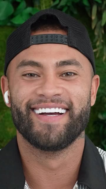A zirconium smile makeover can be truly life-changing. 

Just look at this patient’s transformation 