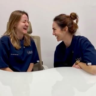 Hoy les hemos robado un ratito a Marcela y a Ana para hacer una serie de preguntitas… 🕵🏻 

Déjanos