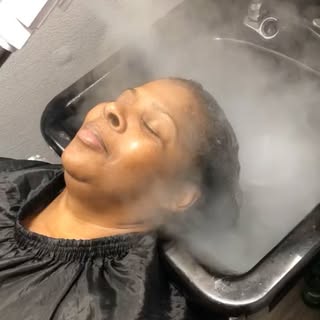 Have you booked your Hydration Steam Oxygen Treatment yet? The hair benefits includes:
🌱 Cleanses s