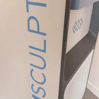 Wil jij dit ook? 👀
Zelfs Kim Kardashian kiest voor EMSCULPT NEO. Niet omdat het een hype is, maar o