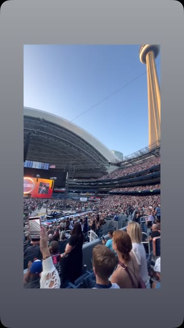 What a perfect first concert to go to as a family!  Ed Sheeran did a 3-hour set, no breaks, pretty m