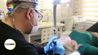 Saç simülasyonu ile kafadaki açık bölgeler pigment atışları ile kıl kökü görünümü verilerek doldurul