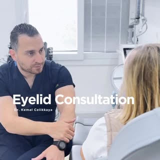 Göz kapağı ameliyatı öncesi en önemli adım doğru planlamadır.
Op. Dr. Kemal Çelikkaya, hastalarıyla 