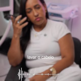 Não. Lavar os cabelos todos os dias, por si só, não causa queda capilar. 🫧

A lavagem pode fazer pa