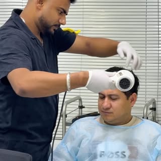 The most beautiful moment in hair restoration isn’t the surgery...
It’s the first haircut.
When a pa