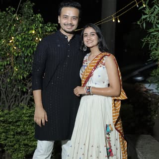 Simple yet energetic Navratri with colourful people 
#navratri2024 #familyfriends #vibinghigh