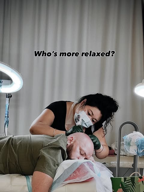 Who’s more relaxed? 🧘🏻‍♀️🧘🏽‍♂️

It’s a close call. The client may have fallen asleep here 😂

I’