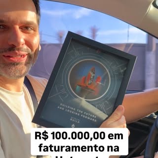 Trabalhar com produtos digitais é uma das coisas que mais gosto de fazer. 

Vender cursos, e-books, 
