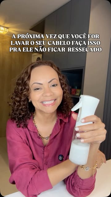 Quer um cabelo mais hidratado? Faça essa receita e use na próxima vez que for lavar seu cabelo! 
Eu 