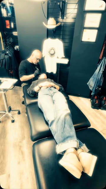 What do skin professionals do on their day off? We fire up the lasers and treat each other! 🔥

We s