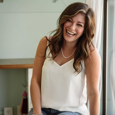 Hi there! I’m Lindsey. 

I like vacations, being on the water, spending time with my kids, learning 
