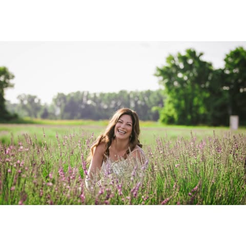 Hi, I’m Lindsey.

I’m a mom of two teenage daughters, and a dog and cat mom. 

When I’m not behind t