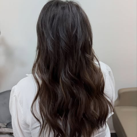 How we get to your dream hair may look different for everyone. ✨
For this beautiful transformation, 