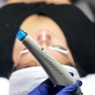 A @hydrafacial is a multi-step treatment that cleanses, exfoliates, extracts, and hydrates your skin