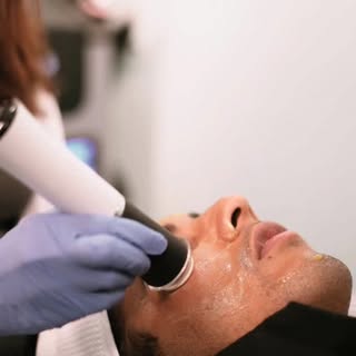 Prepping for the big day? Get that bridal glow like a star! Whether it's a refreshing Hydrafacial, a