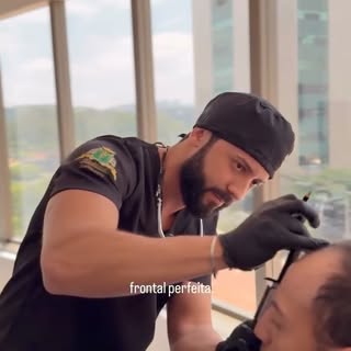 Hoje compartilhei com os novos cirurgiões da @ibramec.oficial a minha técnica de linha frontal — um 