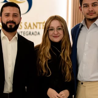 Com imenso prazer, recebemos o Dr. Alisson Fonseca, cirurgião capilar e médico tricologista, como no