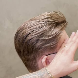 Elegância, precisão e sofisticação em cada detalhe. ✂️

Um corte bem executado não é apenas estética