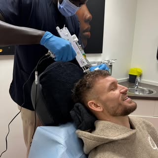 PRP: de natuurlijke boost voor je haar 🌿
Merk je dat je haar dunner wordt? Met een PRP-behandeling 