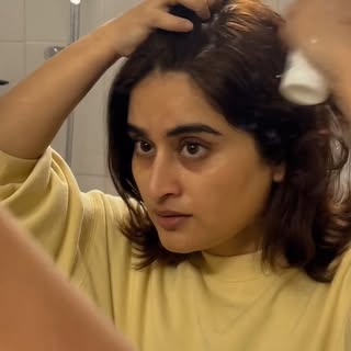 Do it right! 👩‍⚕️ Hair growth serum is to be applied in the roots “not” hair length.